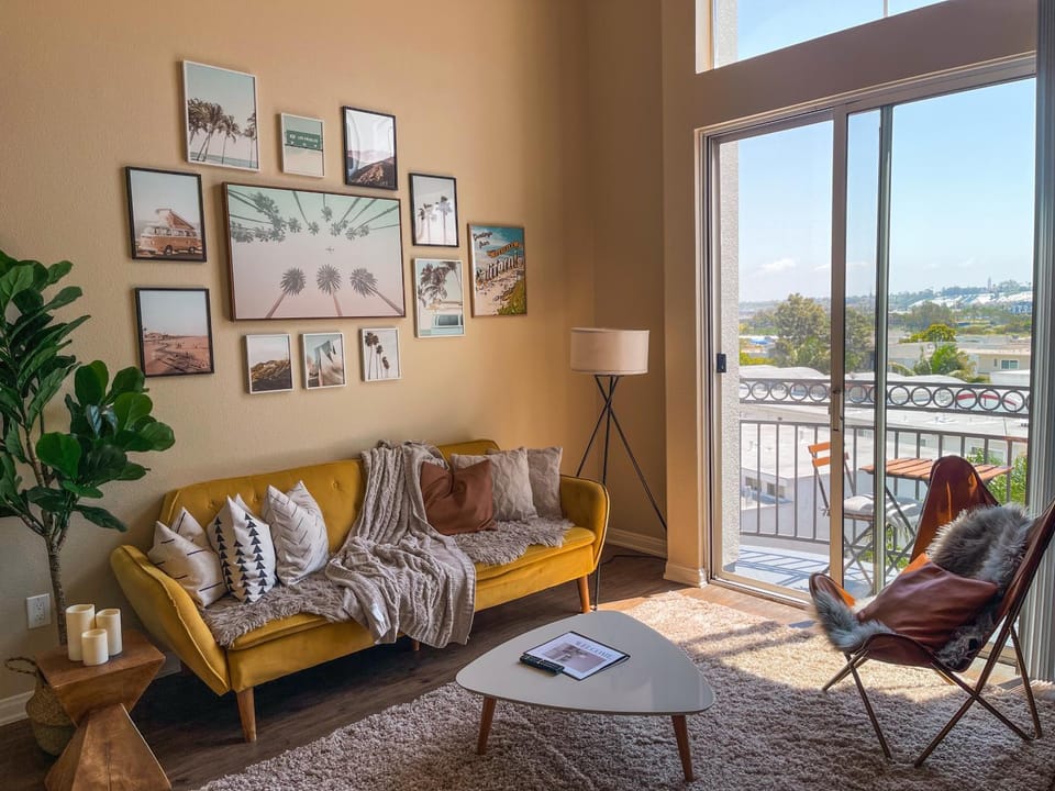 Patio, View (from property/room), Balcony/Terrace, Living room, Seating area