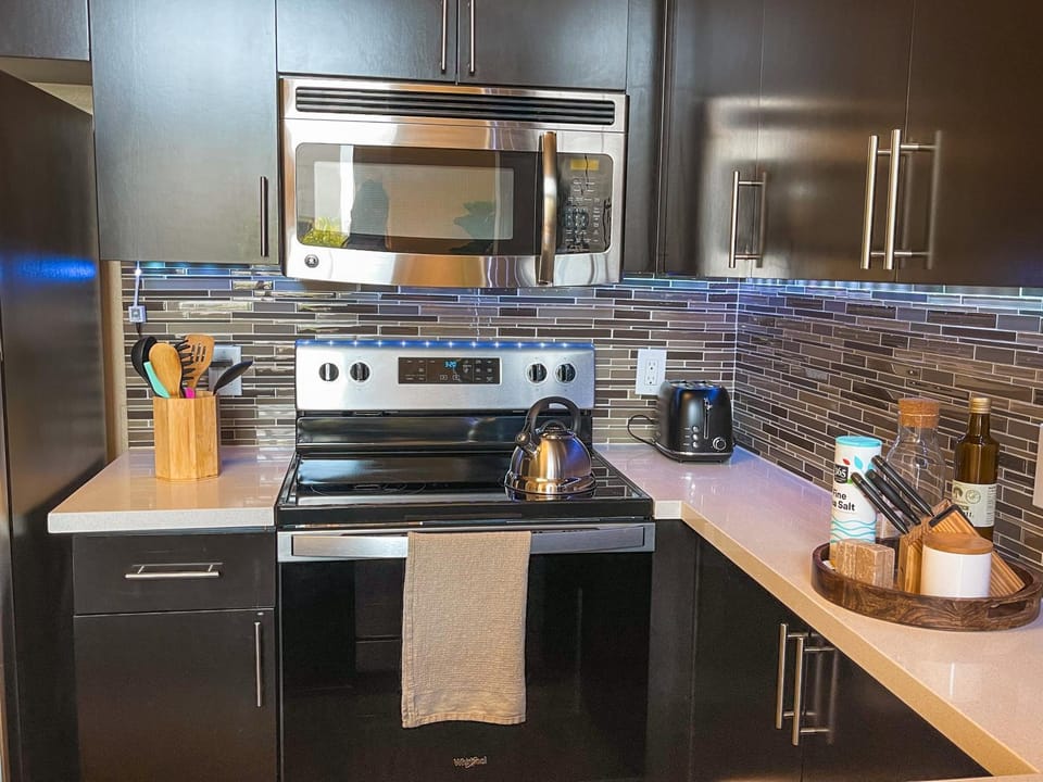 Kitchen or kitchenette, dishwasher, minibar, pet friendly, stove, toaster