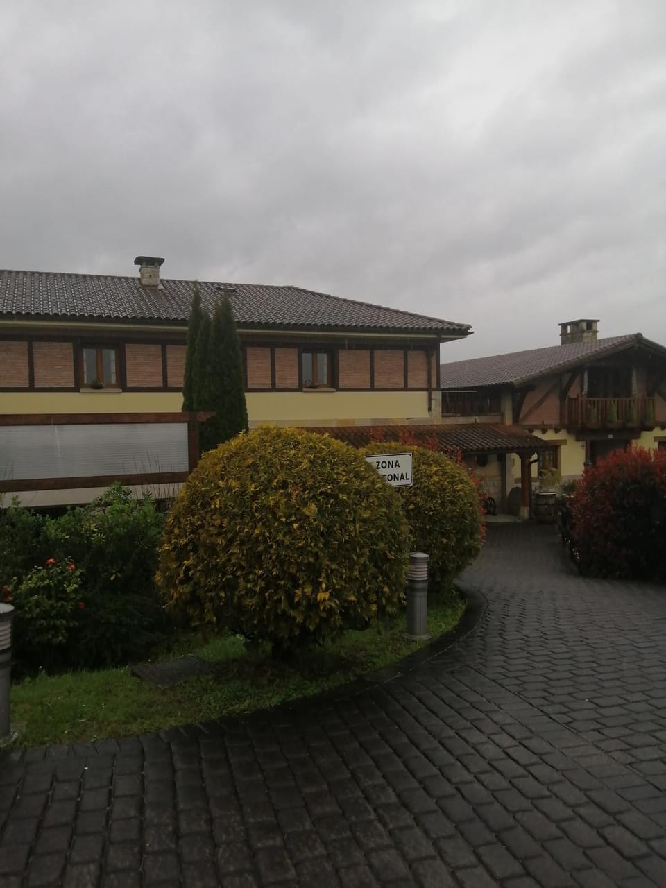 Property building, Facade/entrance, Off site, Garden, Sunrise