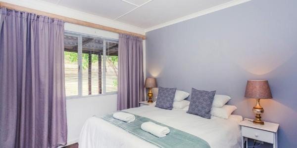 Bed, Bedroom, Garden view