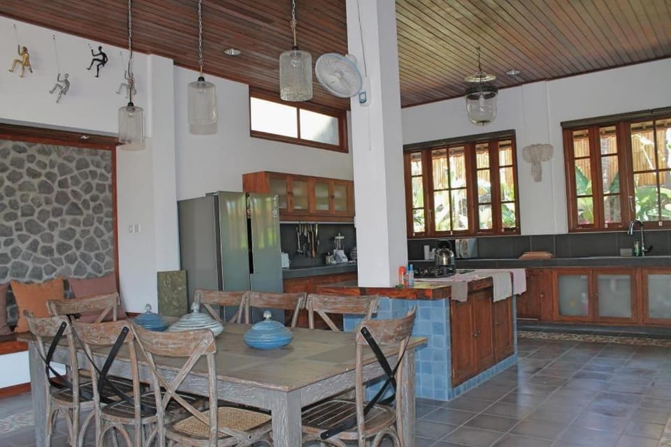 Villa Bukit Malas 4, 4 Bedroom Villa and Pool Villa in Abang