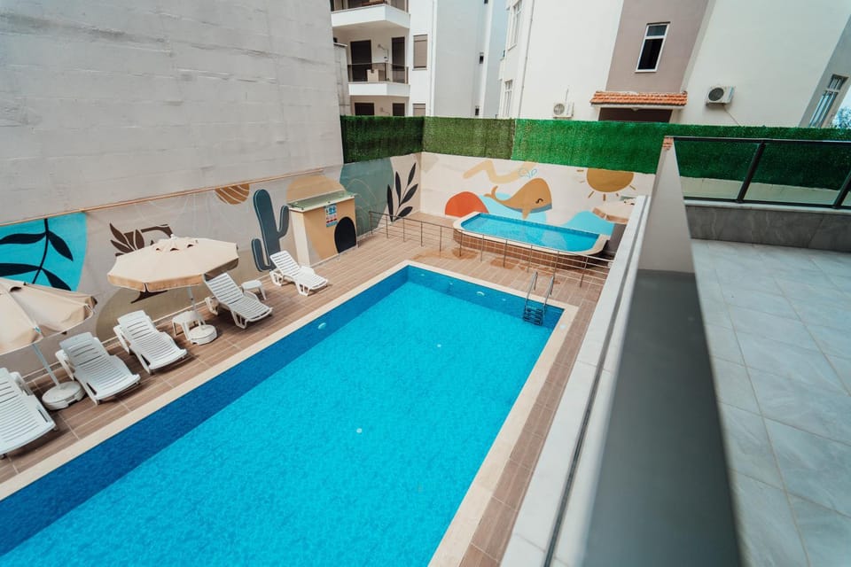 Swimming pool, Swimming pool