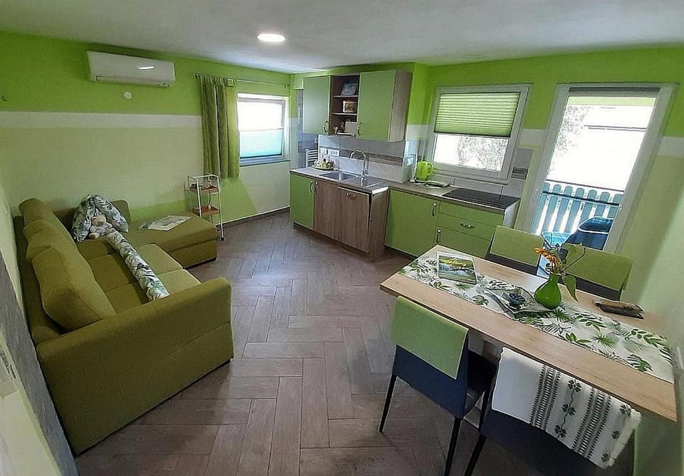 Kitchen or kitchenette, Living room, Dining area, kitchen
