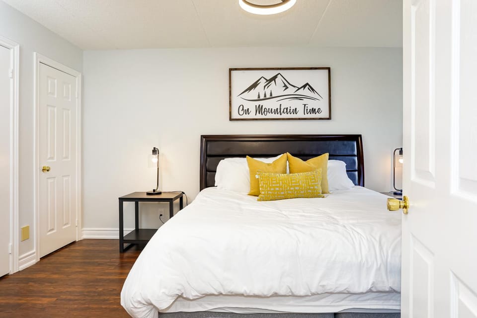 Village View Retreat by Property Valet House in Grey Highlands