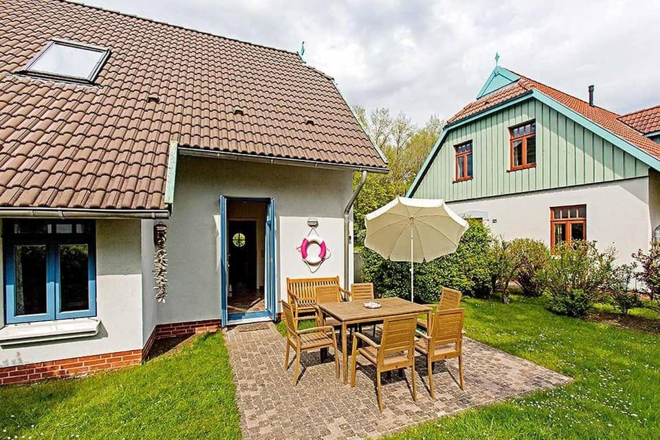 Ferienhaussiedlung Strandperlen Weidenhof 7b (Typ VII) House in Wustrow