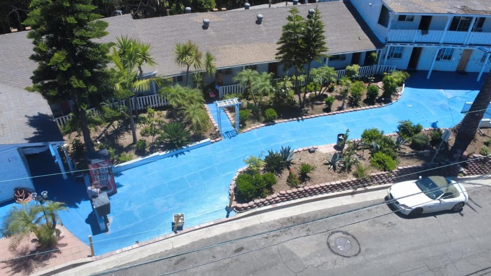 Property building, Neighbourhood, Street view, Location