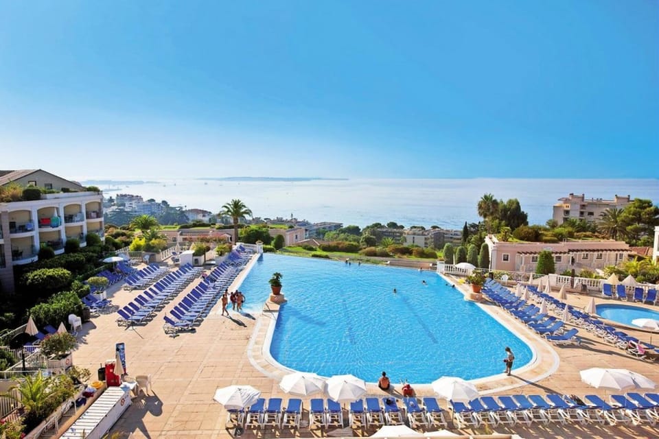 Beach, Swimming pool