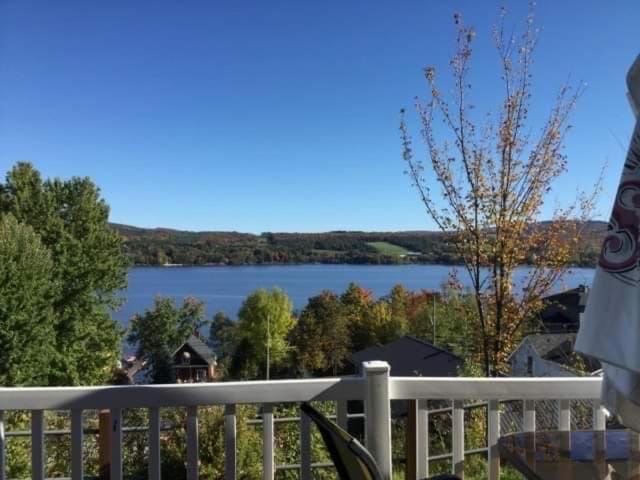 Nearby landmark, Natural landscape, View (from property/room), Balcony/Terrace, Balcony/Terrace, Lake view