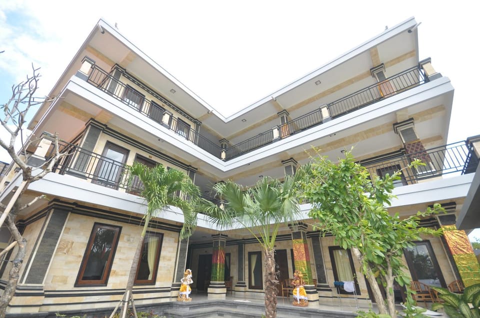 Property building, Facade/entrance, Other, Decorative detail, Area and facilities