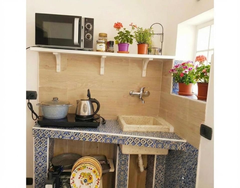 Coffee/tea facilities, Kitchen or kitchenette