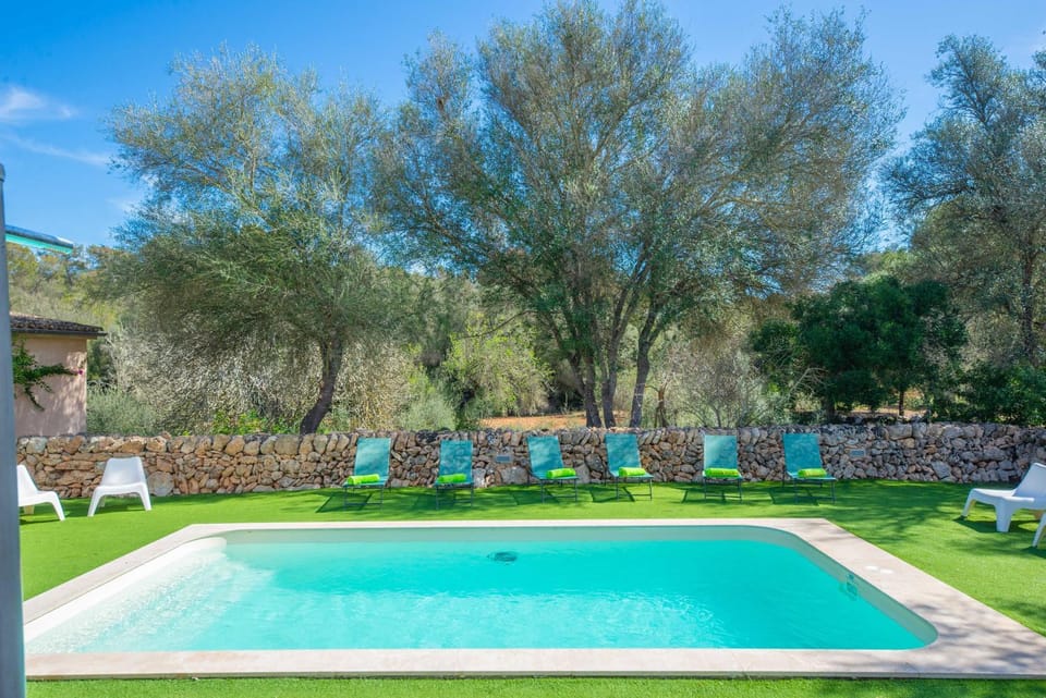 Pool view, Swimming pool, sunbed