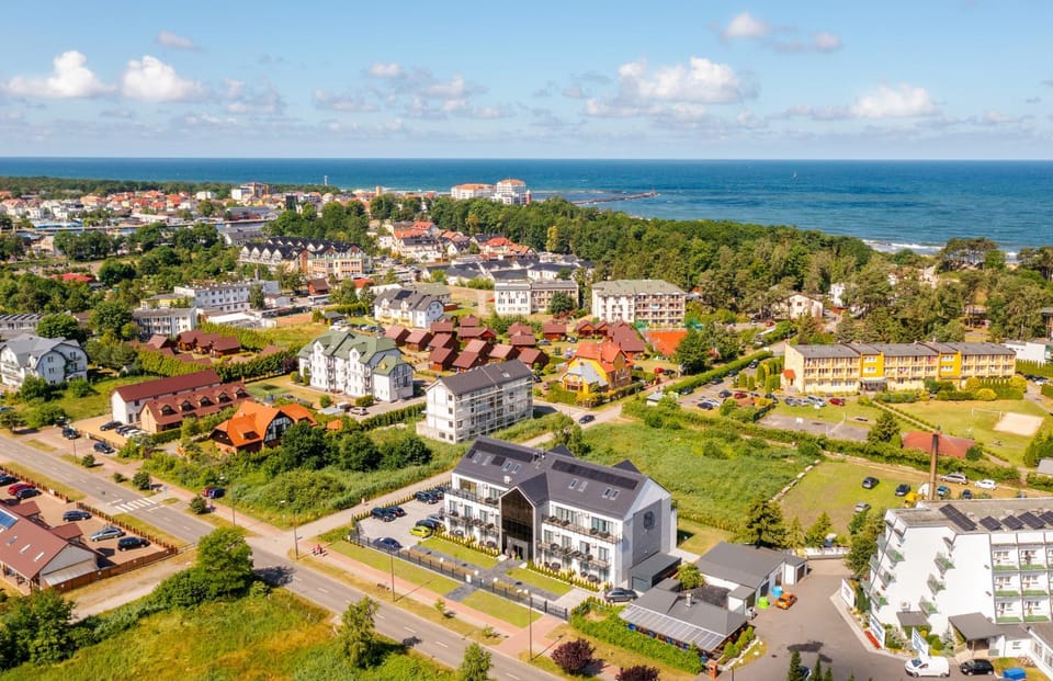 Property building, Day, Neighbourhood, Bird's eye view, City view, Sea view, Location