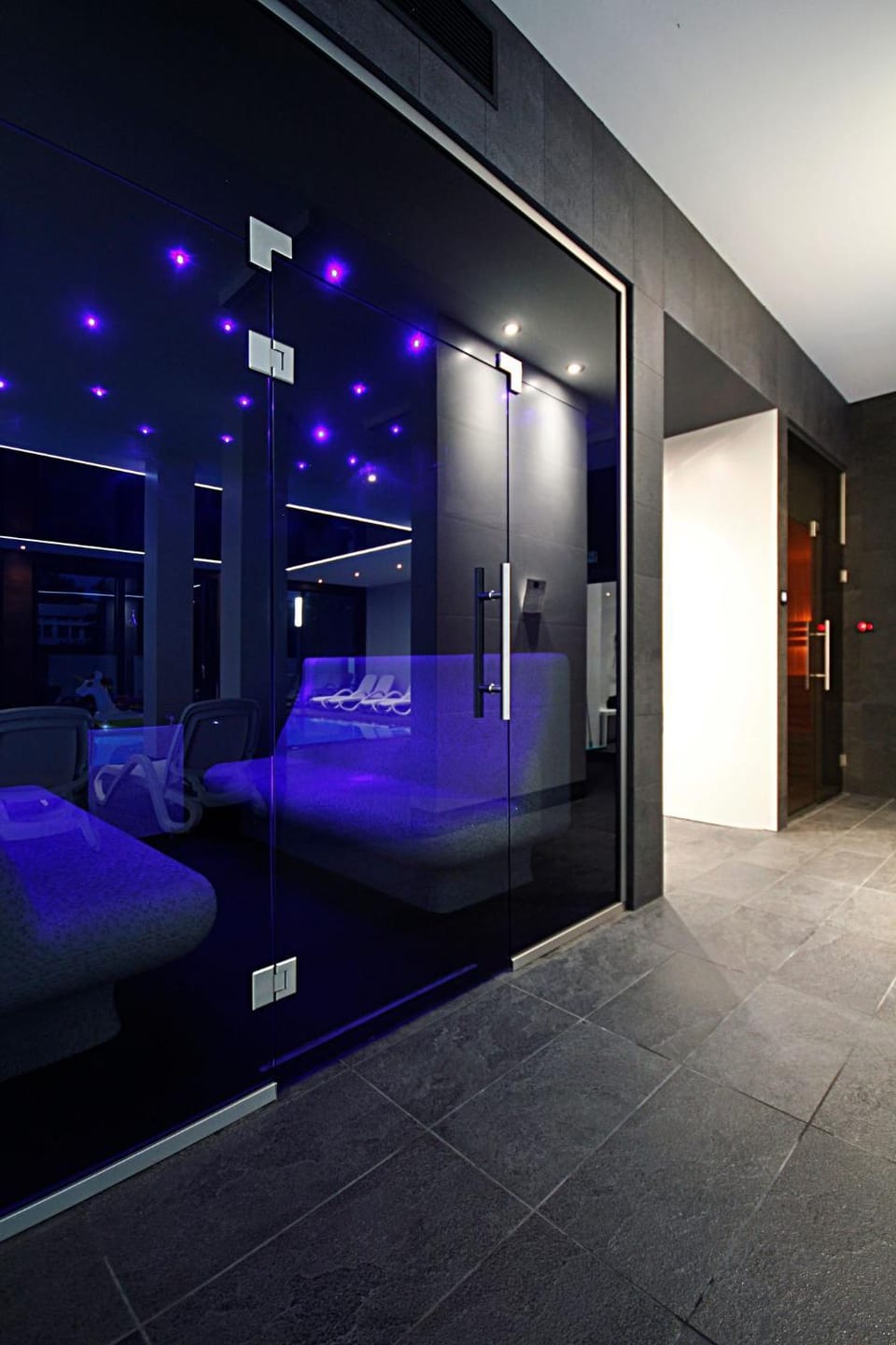 Sauna, Swimming pool