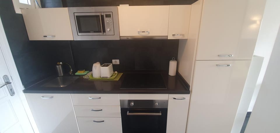 Coffee/tea facilities, Kitchen or kitchenette
