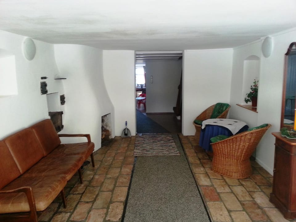 Other, Photo of the whole room, Seating area