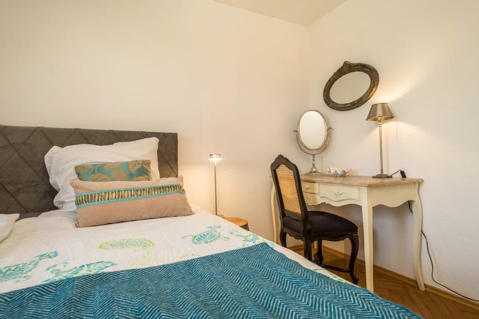 Living room, Bedroom