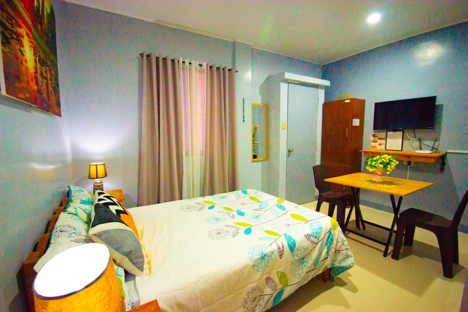 TV and multimedia, Dining area, Bedroom