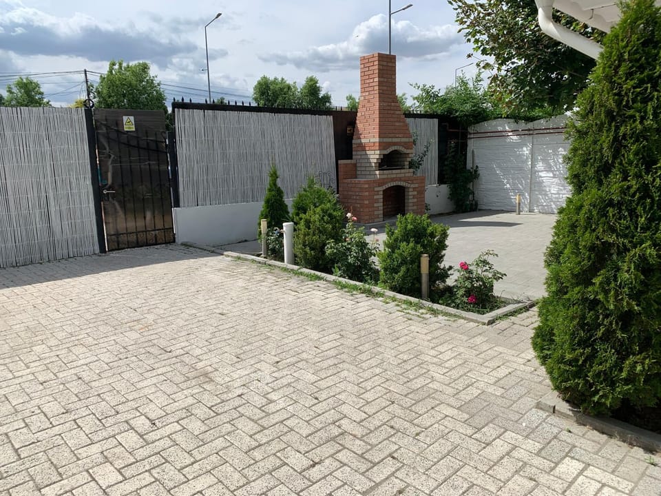 Vila Ammos Mamaia 120 Metri De Plaja Villa in Constanța County