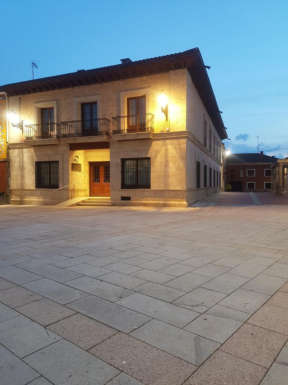 Facade/entrance
