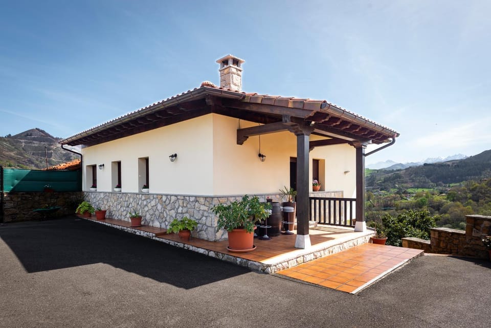 Vivienda Vacacional La Prida House in Asturias