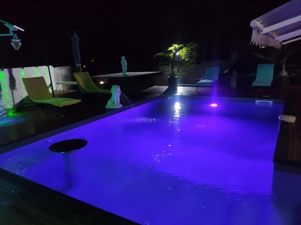 ZANNAMALAKA 2 F1 POUR UN GROUPE DE 4 Avec Piscine Vacation rental in Grande-Terre, Guadeloupe