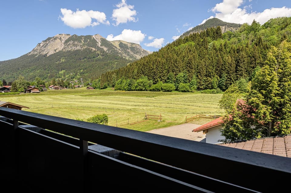 Balcony/Terrace, Mountain view, Internal: Not applicable to any particular room