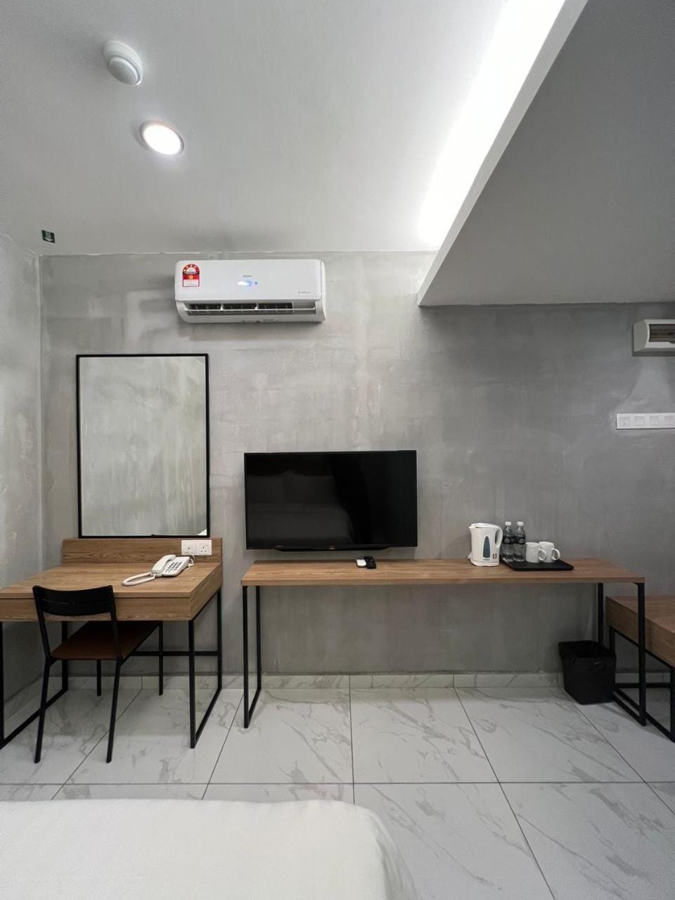TV and multimedia, air conditioner