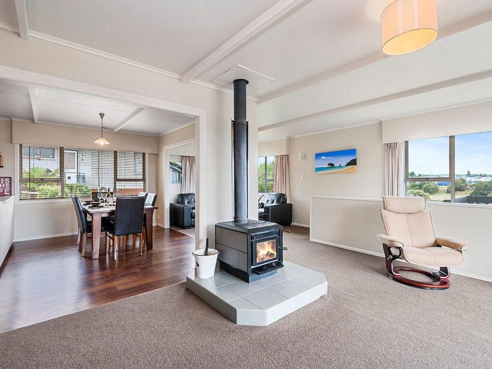 Taupo Panorama - Lake Taupo Holiday Home House in Taupo