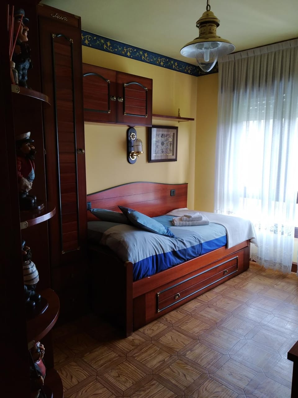 Bed, Photo of the whole room