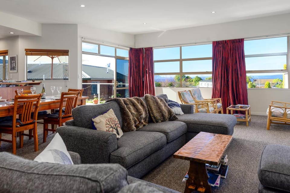 Kaimanawa Lookout - Omori Holiday Home House in Manawatū-Whanganui, New Zealand
