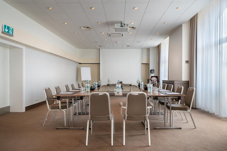 Meeting/conference room