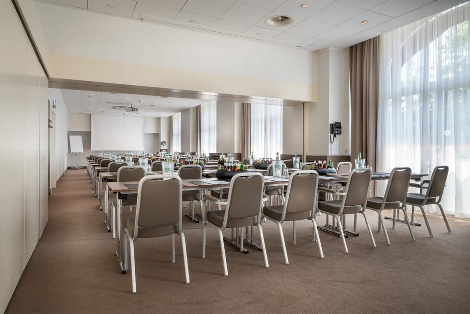 Meeting/conference room