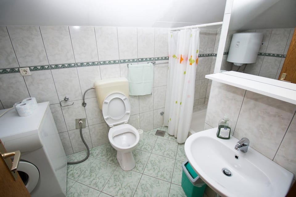 Toilet, Bathroom