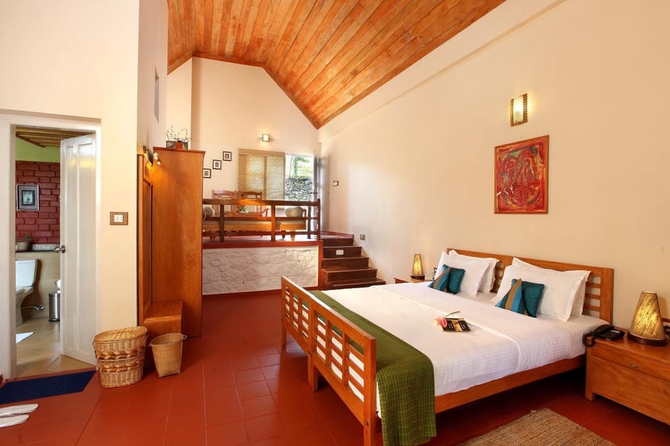 Bed, Living room, Photo of the whole room, Seating area, Bedroom, towels, wardrobe