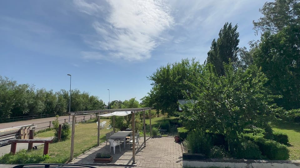 Stort rymligt boende med två sovrum och pentry i lantlig miljö Apartment in Skåne County