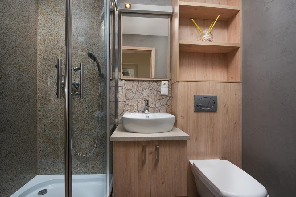 Shower, Toilet, Bathroom