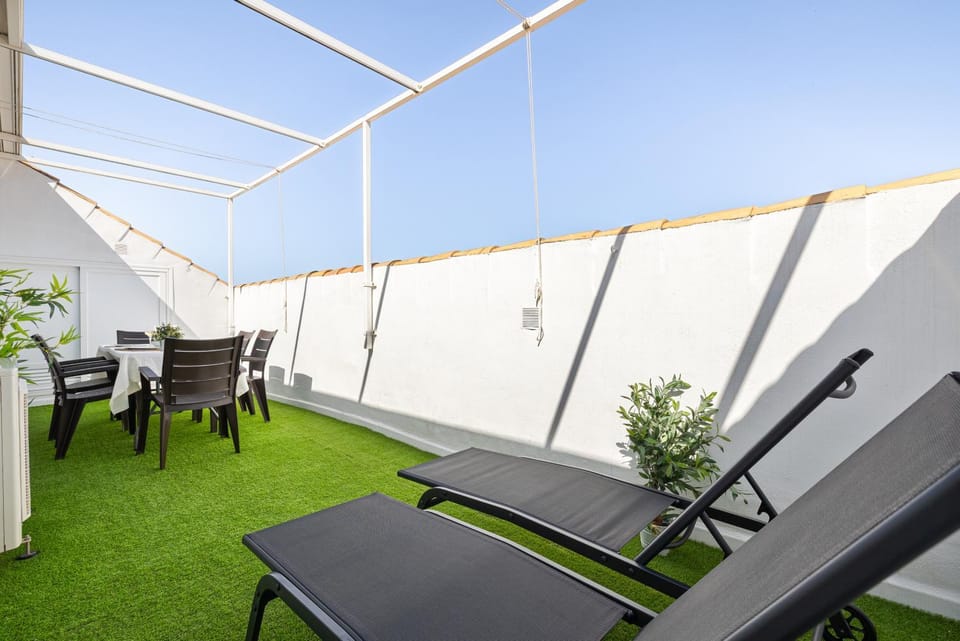 Patio, sunbed