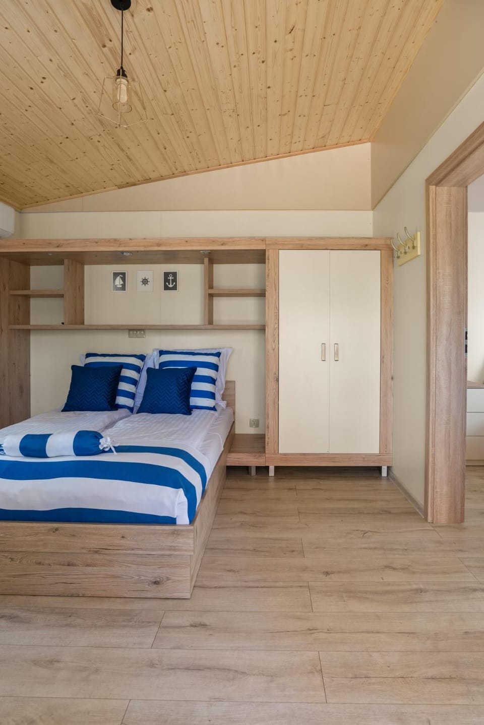 Bed, Photo of the whole room, Bedroom, wardrobe