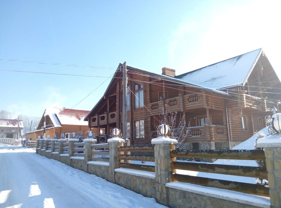 Facade/entrance, Winter, Street view