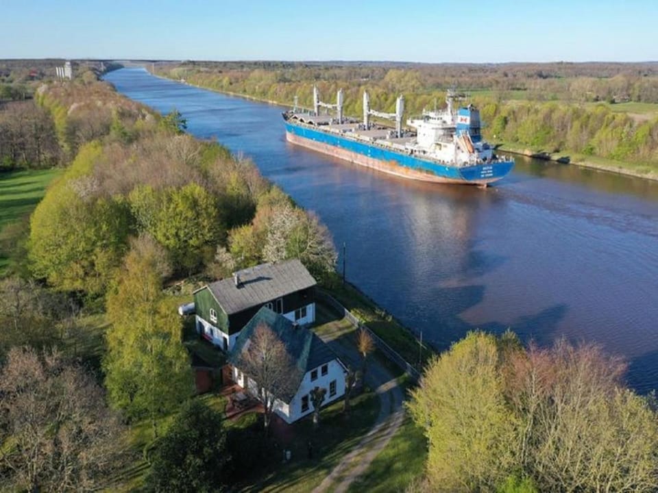 Neighbourhood, Bird's eye view, River view