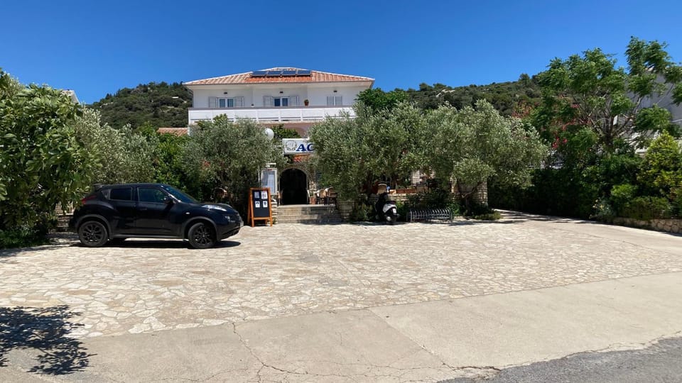 Apartments Aco Bed and Breakfast in Lika-Senj County