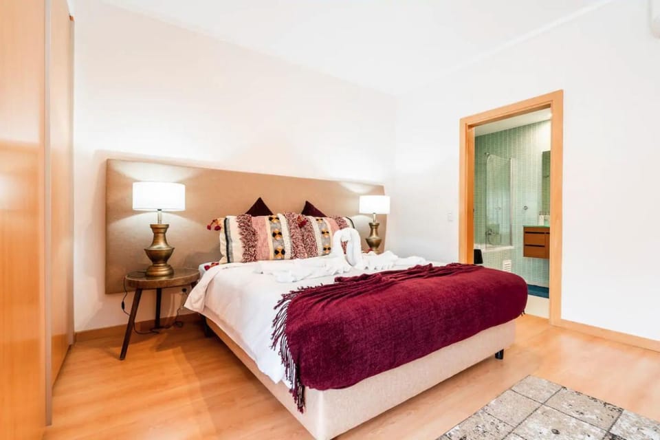 OCEANVIEW Luxury Paradise Location Sun and Pool Apartment in Olhão