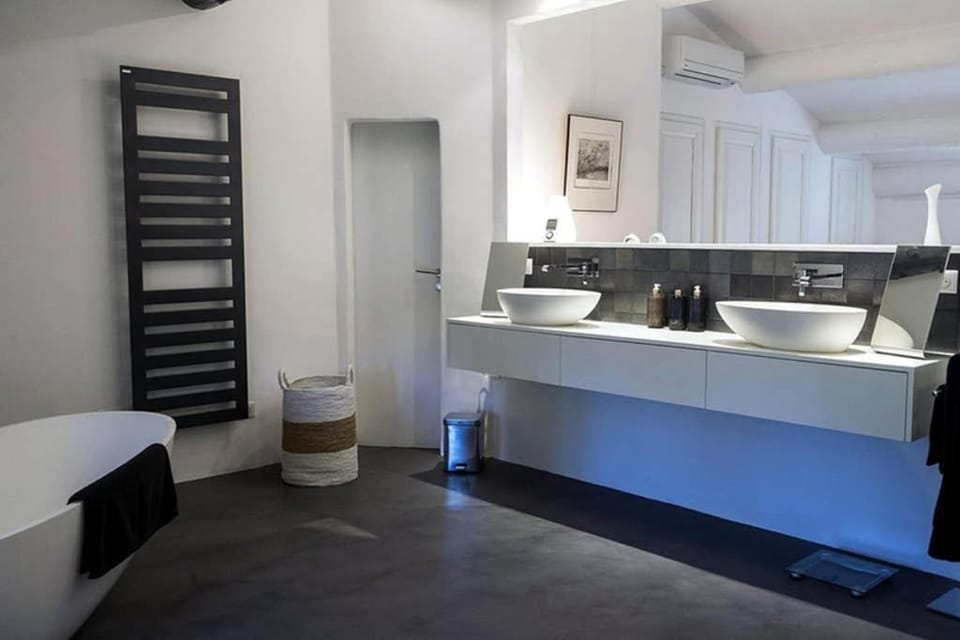 Shower, Bathroom, Bedroom, Bath, towels, air conditioner