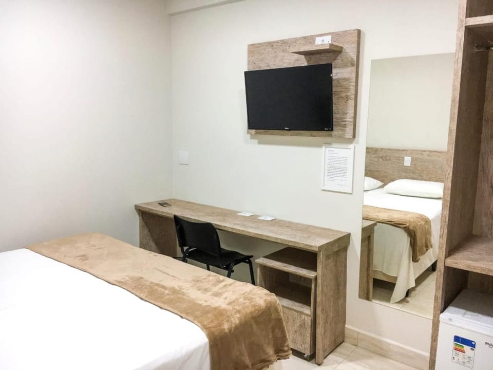 Bed, TV and multimedia, Bedroom, hair dresser