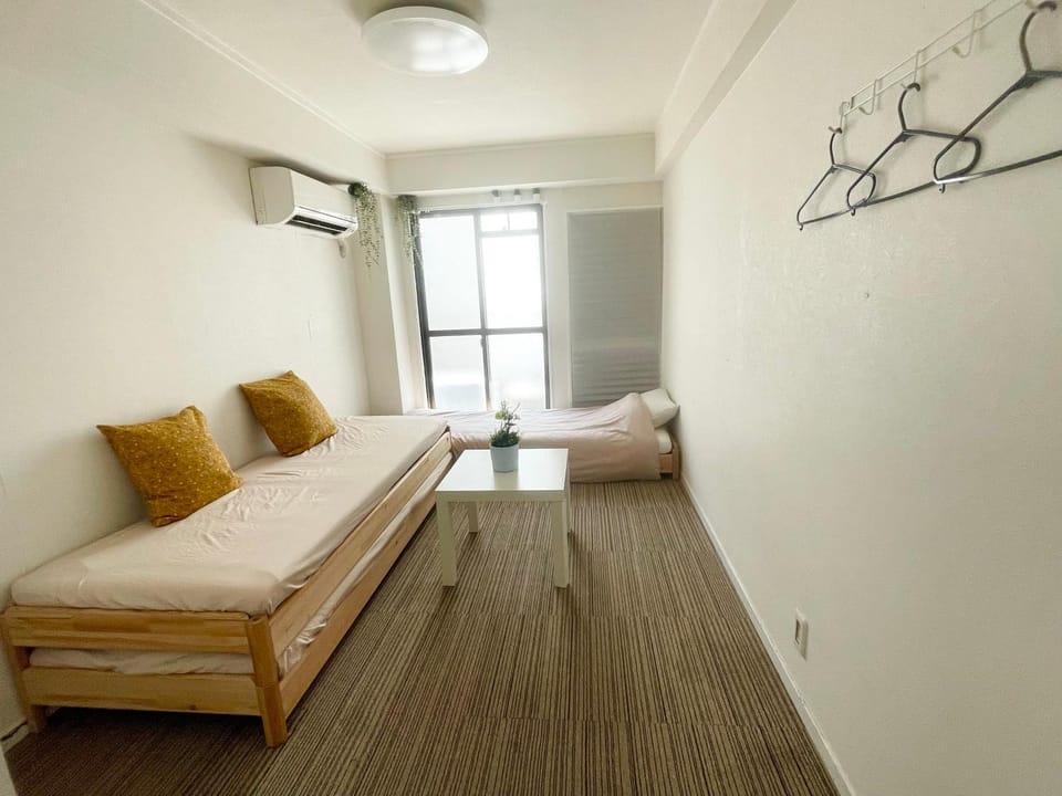 あびこ302 SIMPLY WHiTE GUEST ROOM 地下鉄あびこ駅徒歩10分以内で観光地にすぐアクセスできるスーパーマーケットコンビニドラッグストア近く生活に便利なワンルーム Apartment in Osaka