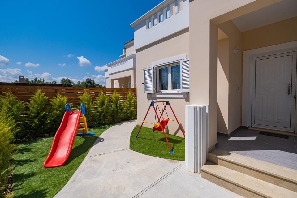 Facade/entrance, Children play ground, Balcony/Terrace