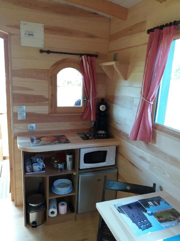 Camping Chez Prosper Campground/ 
RV Resort in Auvergne-Rhône-Alpes