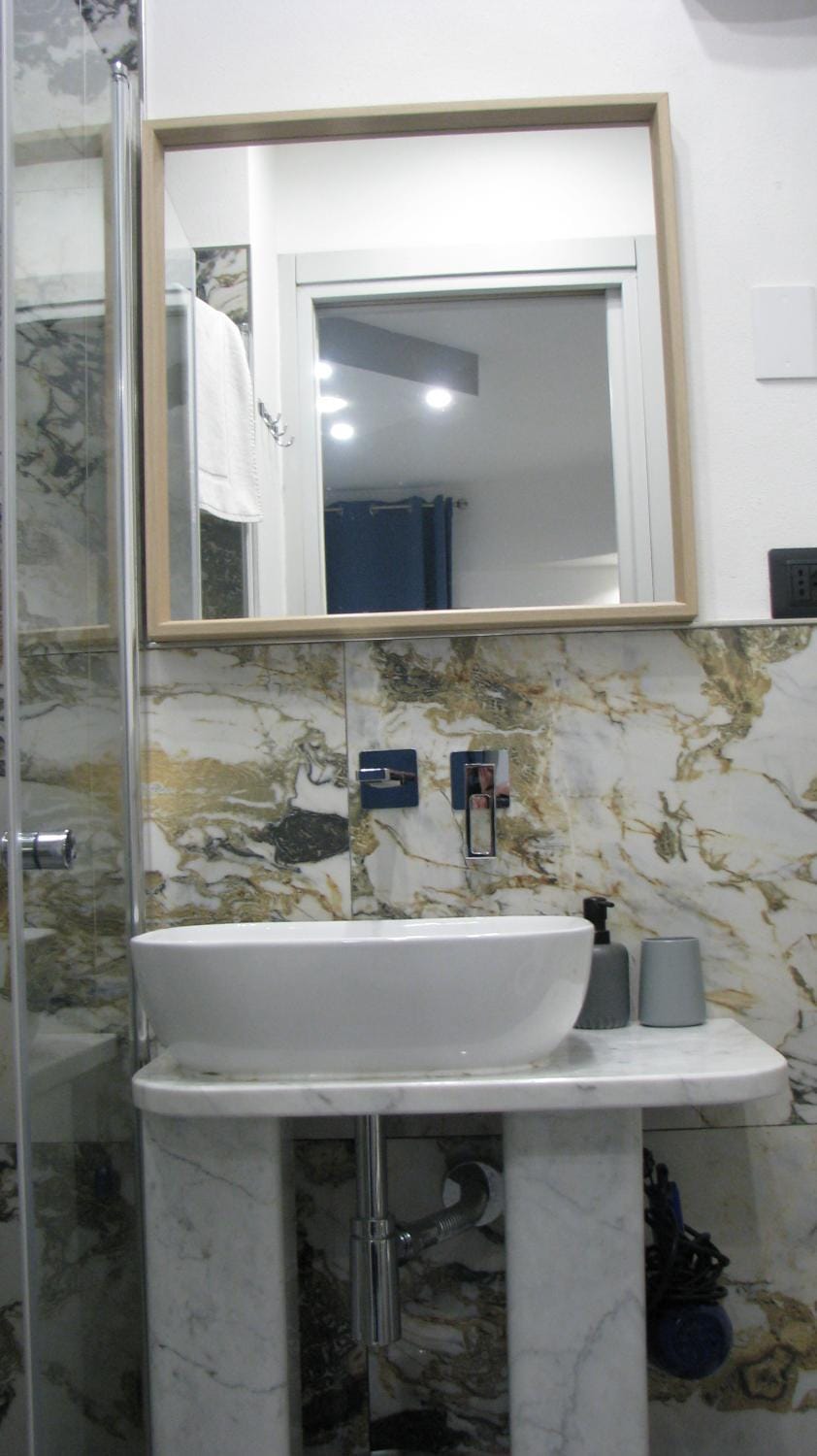 SABRILUNA ROOMS Bed and Breakfast in La Spezia