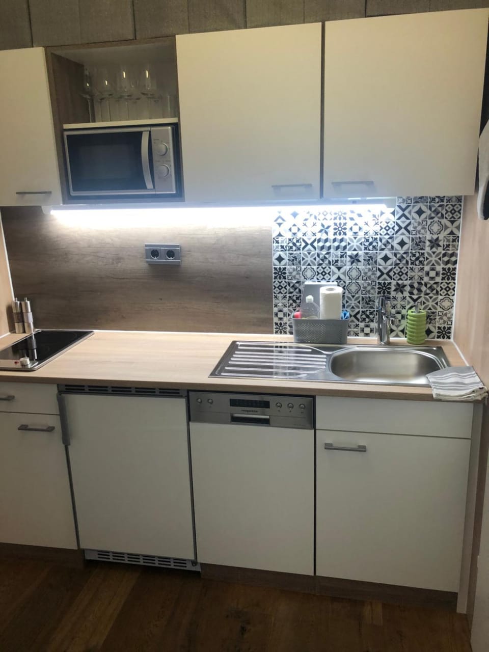 Kitchen or kitchenette