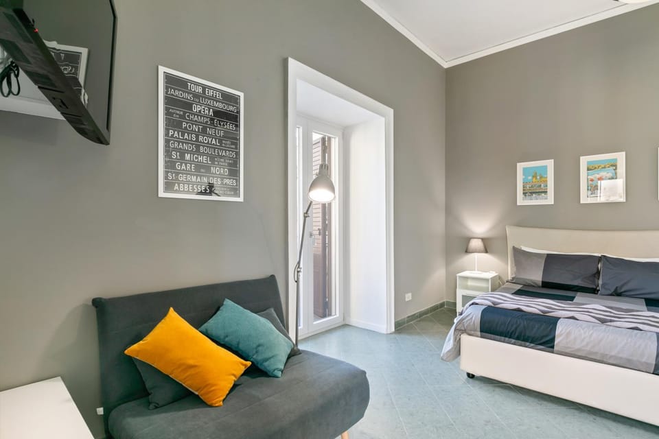 Living room, Photo of the whole room, Bedroom